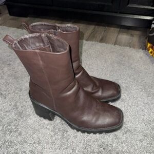 TOP Moda Dark Brown Heeled Boots